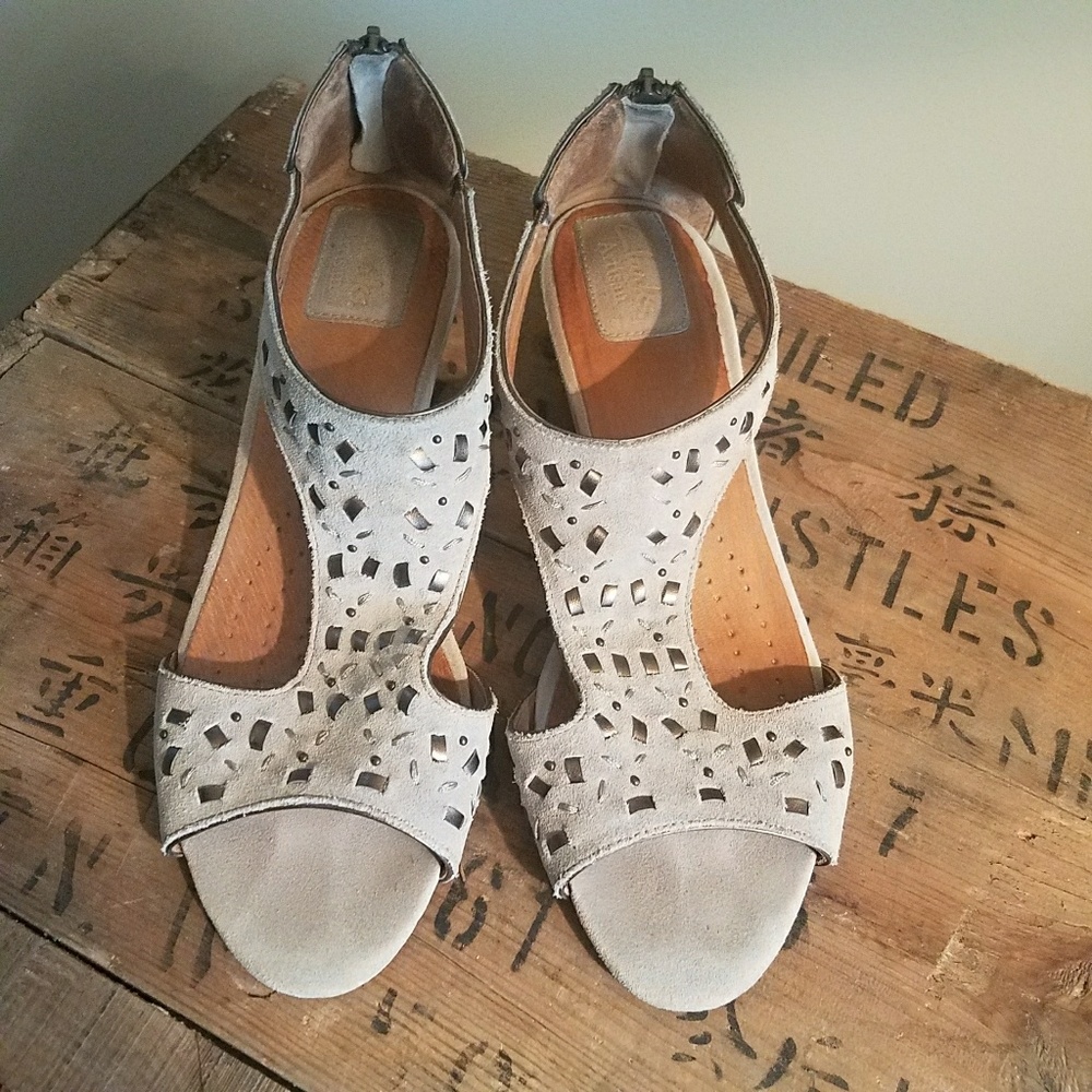 Clarks Artisan grey wedge sandals  size 9